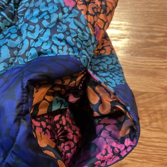 Farm Rio Neon Mushroom Recycled Polyester Reversible Puffer Jacket Size XS NWT - Picture 14 of 17